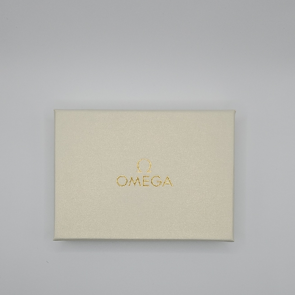 Omega Card Holder - Picture 8 of 9